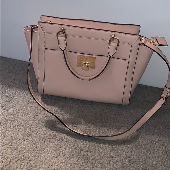 Michael Kors Handbags - MICHAEL KORS BAG 🛍